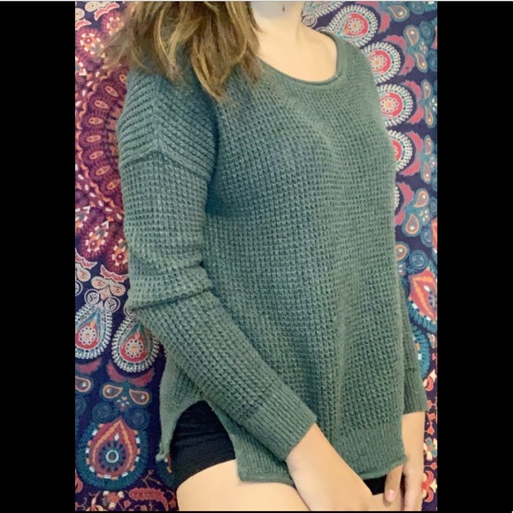 Green Sweater - Picture 1 of 1